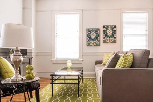 Apartamento Best Location Near Riverwalk! 1br Apt W/ Parking