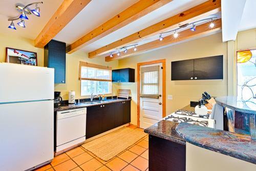 #363 - Poolside Paradise Three-bedroom Holiday Home