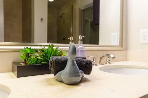 Downtown San Diego Cozy 2 Bedroom Apartment