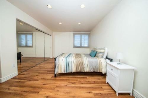 Immaculate Triplex Home Steps To Windansea Beach!