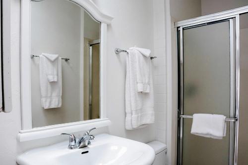 Four Bedroom- South Mission Duplex