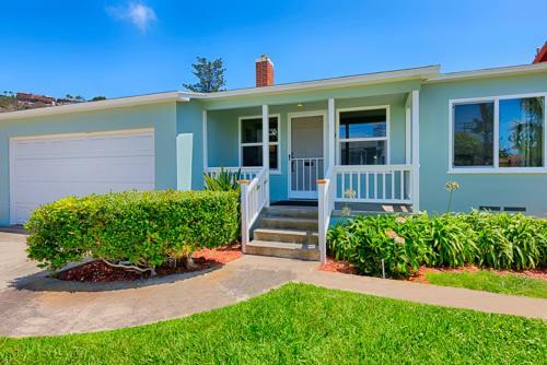 #419 - Windansea Hideaway Three-bedroom Holiday Home