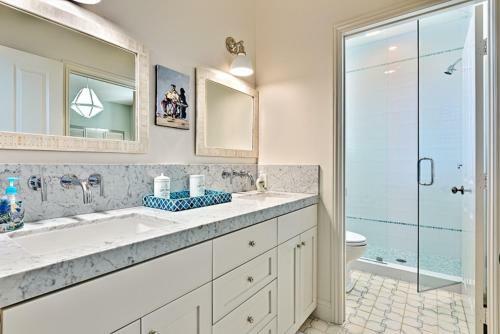 #6712 - Beach House Four-bedroom Holiday Home