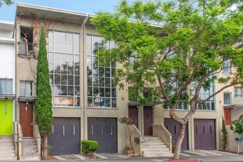 Two-bedroom, Two-and-a-half Bath Apt In Little Italy