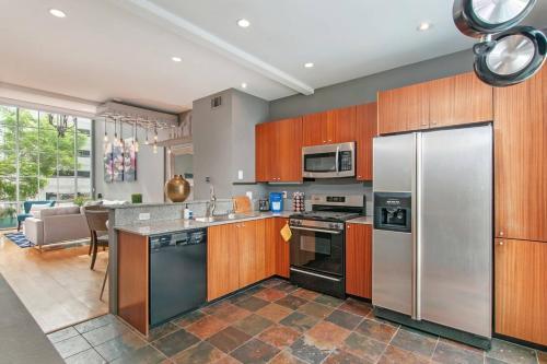 Two-bedroom, Two-and-a-half Bath Apt In Little Italy