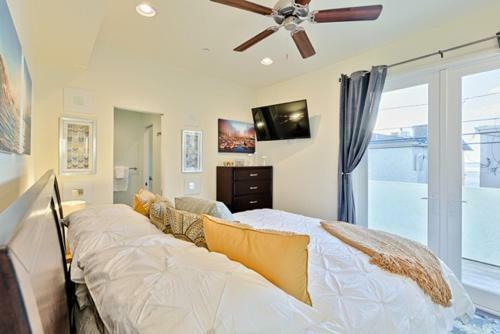 #714a - Mission Sands (upstairs) Three-bedroom Apartment