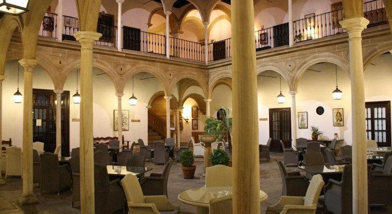 Hotel Parador De �beda