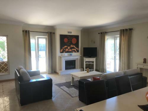 Villa Carisa Suites
