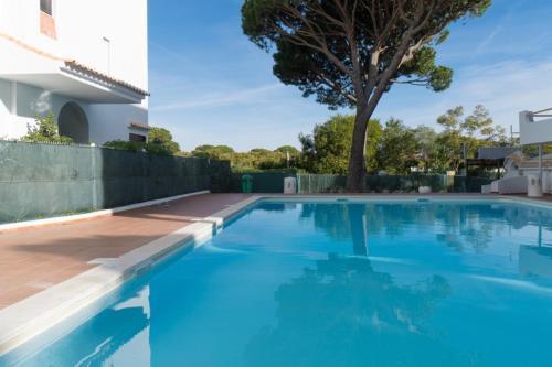 Apartamento Akisol Olhos De Agua Pine