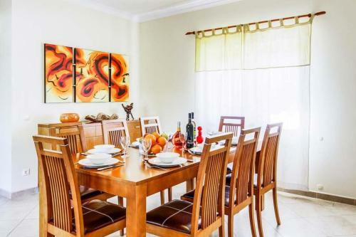 Correeira Villa Sleeps 8 Pool Air Con Wifi