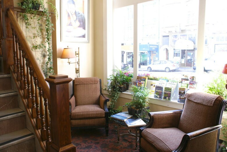 Andrews Hotel