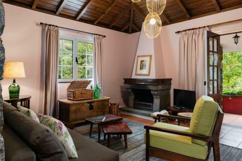 Casas Do Lan�o By Travel To Madeira
