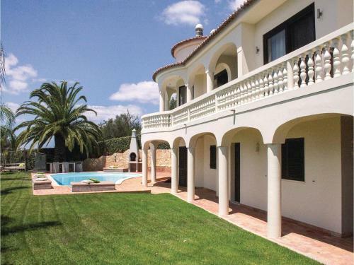Four-bedroom Holiday Home In Silves