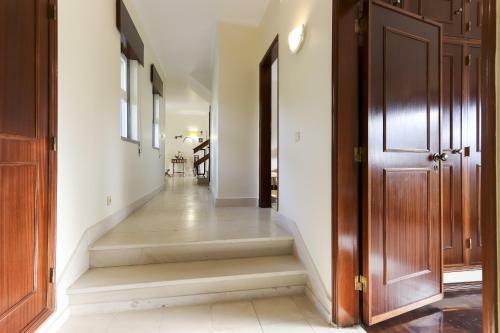 Sintra Villa With Pool By Homing