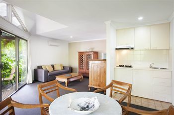 Hotel Breakfree Aanuka Beach Resort