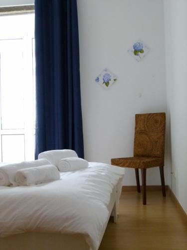 Watching Azores Apartments (r)