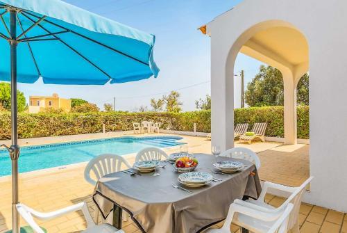 Porches Villa Sleeps 6 Air Con Wifi