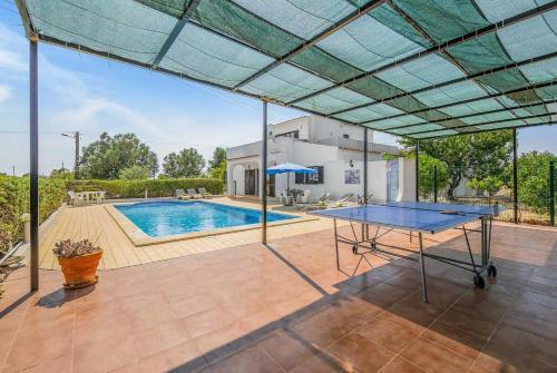 Porches Villa Sleeps 6 Air Con Wifi