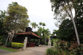 Hotel Hibiscus Resort And Spa