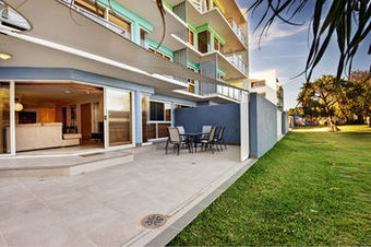 Hotel Rolling Surf Resort
