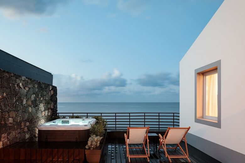 Hotel White Exclusive Suites & Villas