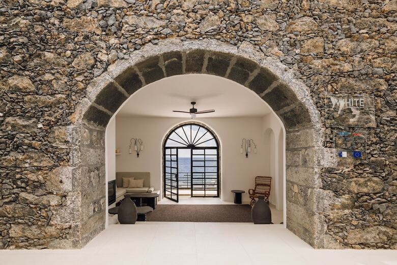 Hotel White Exclusive Suites & Villas