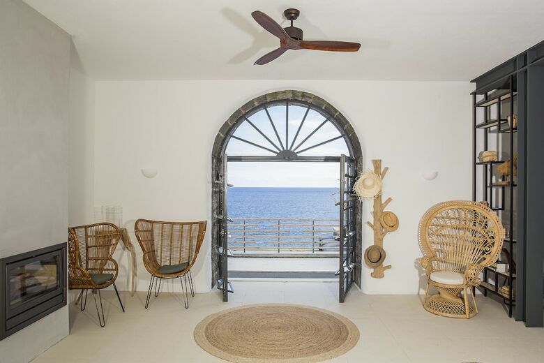 Hotel White Exclusive Suites & Villas