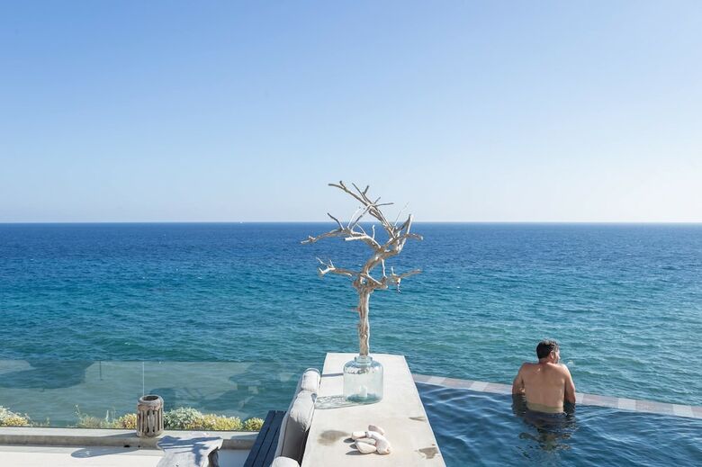 Hotel White Exclusive Suites & Villas