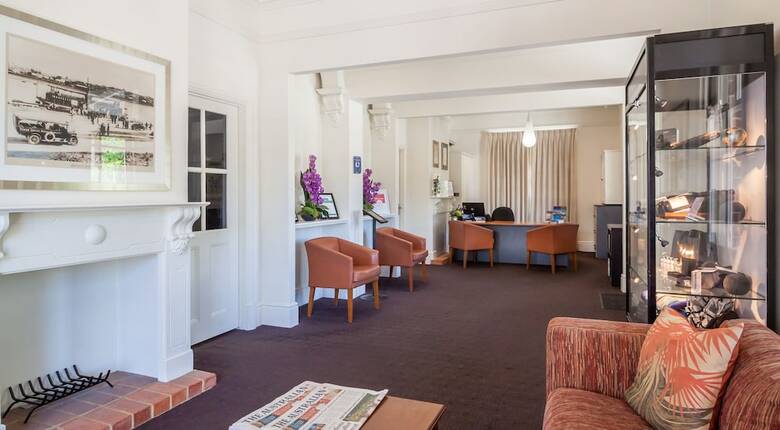 Pier 21 Apartments Hotel