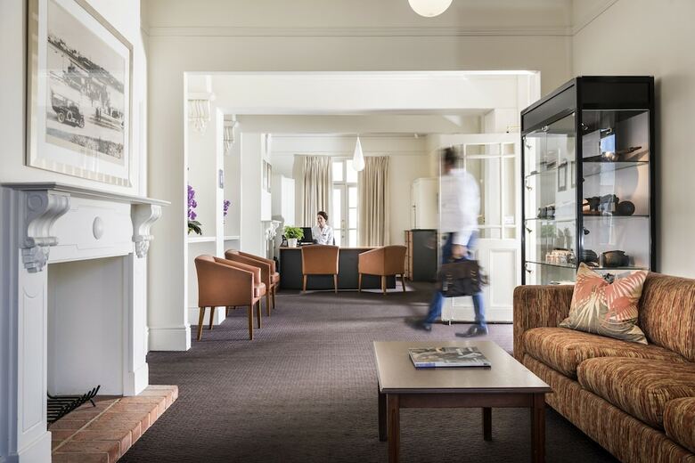 Pier 21 Apartments Hotel