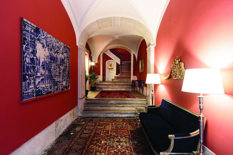 Hostal Dear Lisbon - Palace Chiado Suites