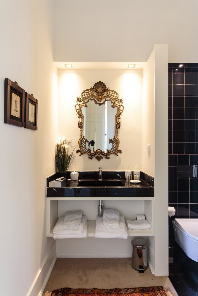 Hostal Dear Lisbon - Palace Chiado Suites