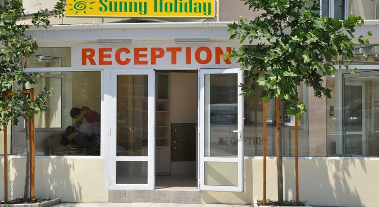 Sunny Holiday Aparthotel