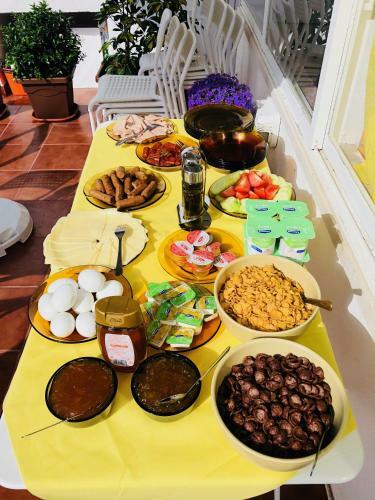 Albergue Cascais Terrace Fruit Point