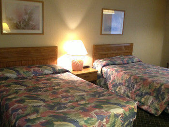 Hotel Aurora Fox Valley Inn