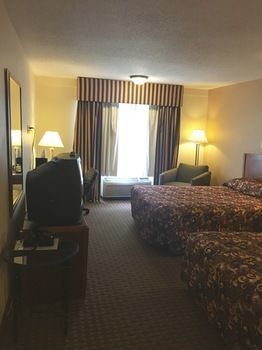 Hotel Aurora Fox Valley Inn