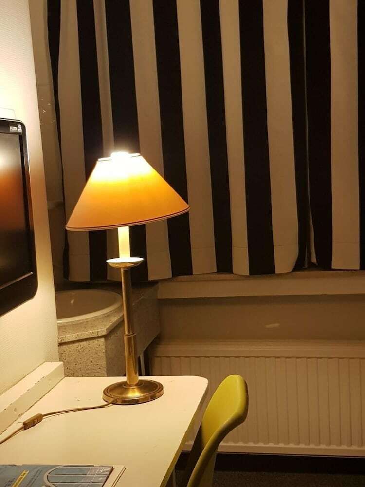 Hotel Madeleine Budget Rooms Grand Place
