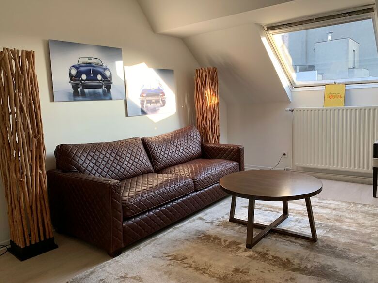 Hostal A Flemish Tale