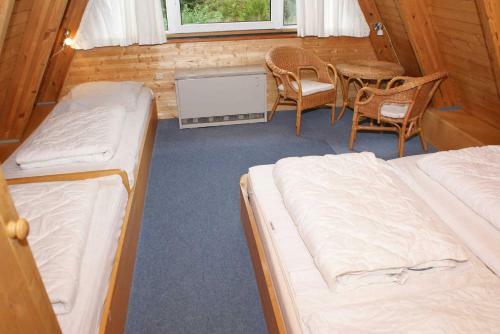 Zeltdachhaus _ Fuer Bis Zu 6 Perso