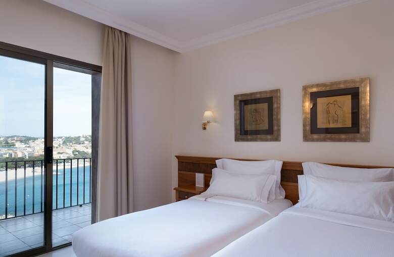 Montjoi By Brava Hoteles