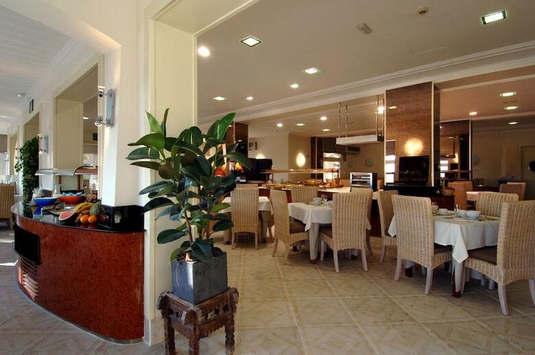 Montjoi By Brava Hoteles