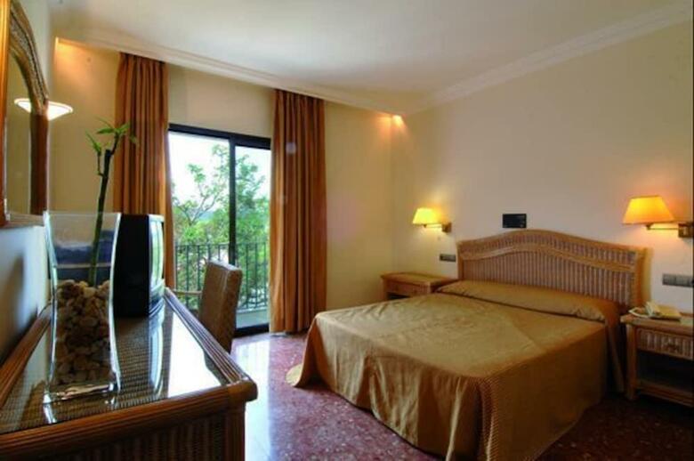 Montjoi By Brava Hoteles