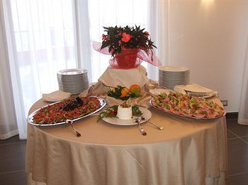 Tus' Hotel