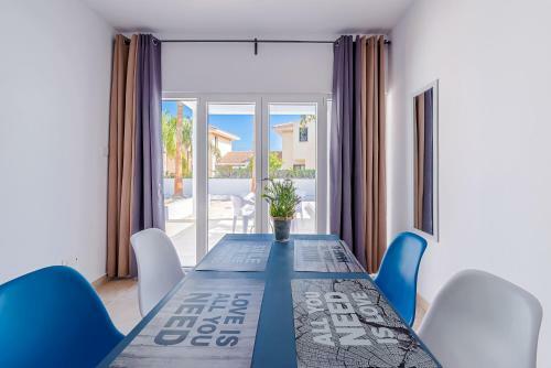 Color Cyprus Amozoniu Apartments