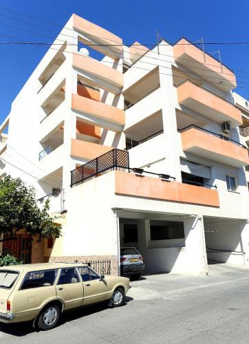 Penelopi Court Apartment 102