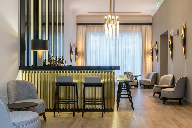 Sir Paul City Hotel