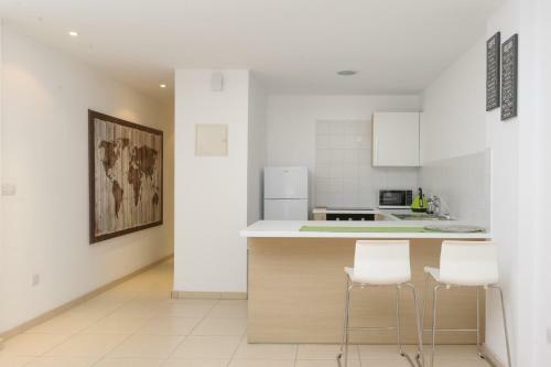 Apartamento Zavos Eden Beach Studio