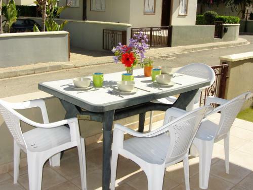Malama Town House