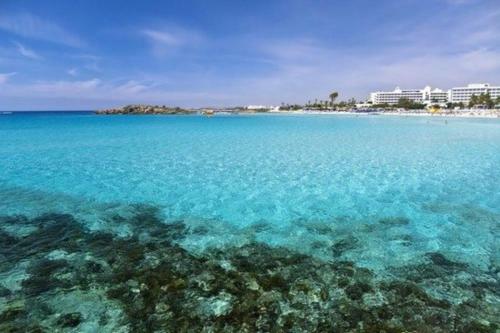 ?imagine Renting A Villa With Very Large Pool? Protaras Villa 98