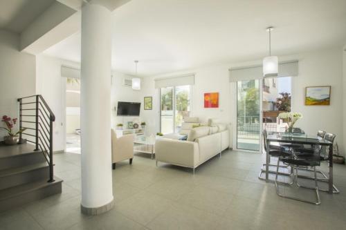 ?imagine Renting Your Own 5 Star Villa? Protaras Villa 15